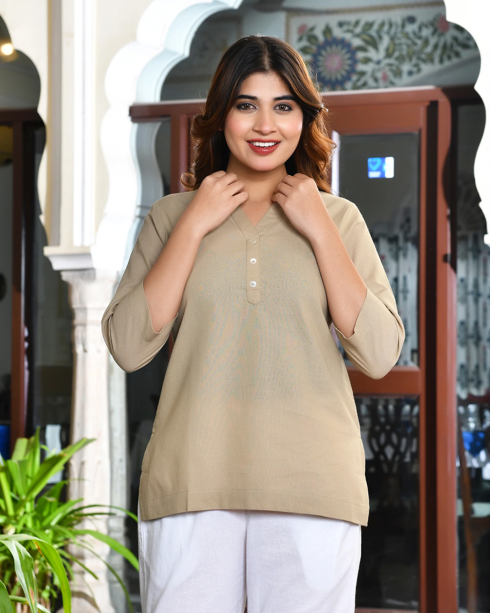 Beige airy linen short kurti - Image 9