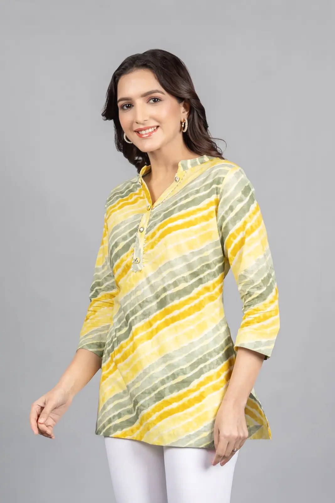 Leheriya printed short Kurti - Image 4